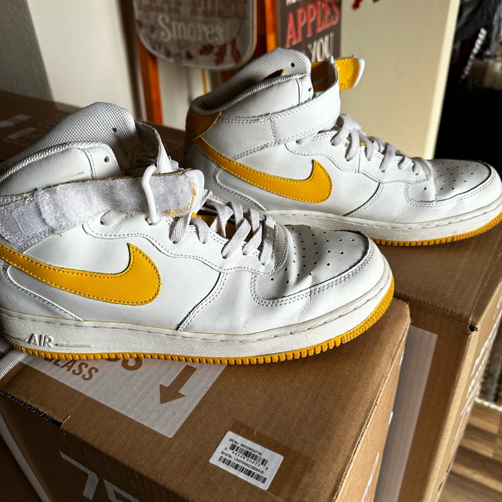 Nike AF1 white/yellow